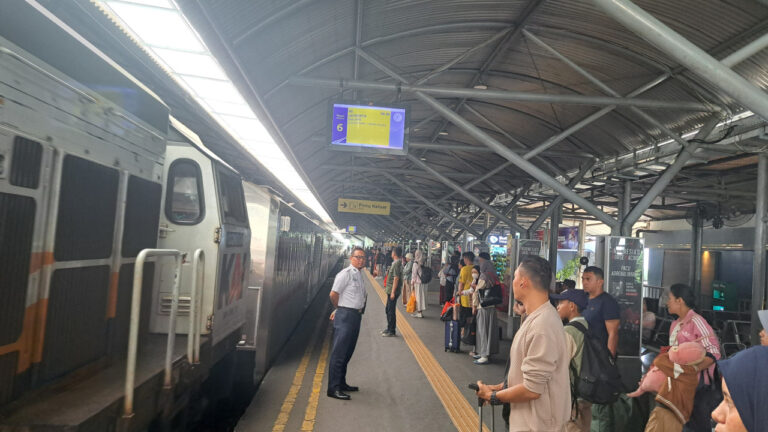 penumpang kereta