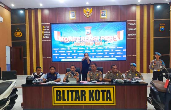 perampok alfamart blitar