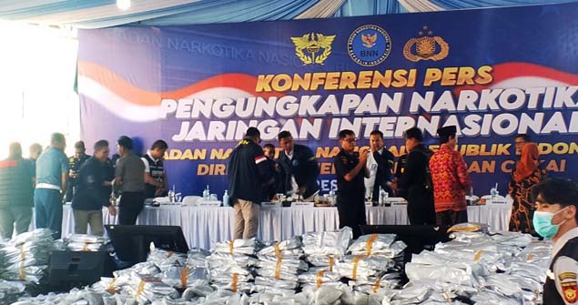 konfersi pers narkoba gresik
